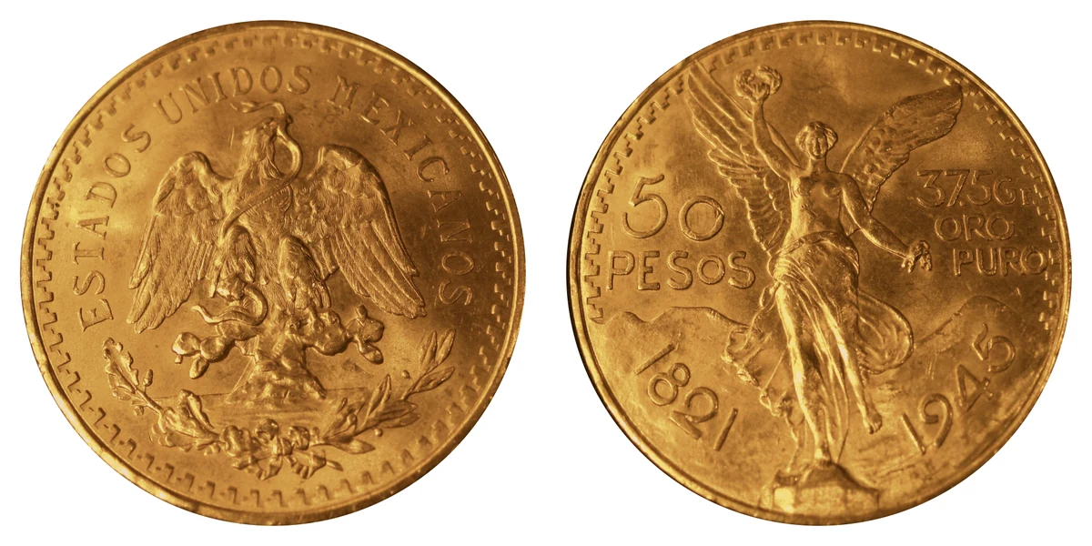Moneta da 50 pesos messicani in oro del 1945, i due lati: stemma con l’aquila e Vittoria alata